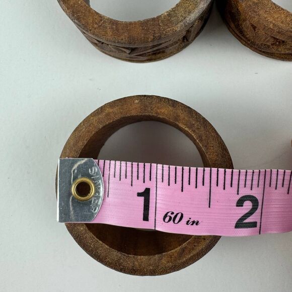 Floral Napkin Rings Carved Wood Set of 6 Made in India - Picture 6 of 6